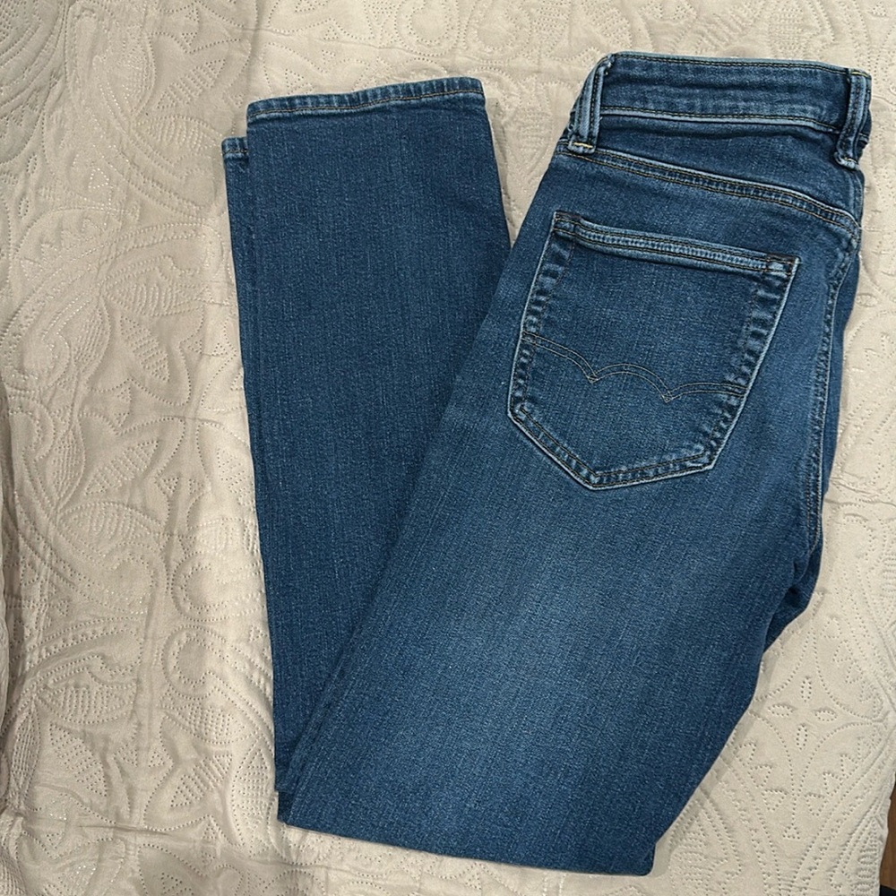 SOLD xxx. in GUC pair of AE Air flex +  slim straight pants size 28x30 men’s